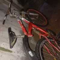 دوچرخه|دوچرخه، اسکیت، اسکوتر|خاش, |دیوار