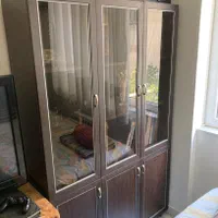 قفسه و کتابخانه با درب شیشه ای بسیار تمیز|کتابخانه، شلف، قفسه‌های دیواری|تهران, پونک|دیوار