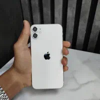 گوشی آیفون ۱۱ نرمال
