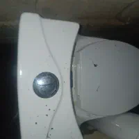 یک توالت فرنگی وروشویی|لوازم سرویس بهداشتی|امامزاده عبدالله, |دیوار