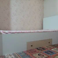 تخت خواب نوجوان. تمیز و سالم   همراه با تشک