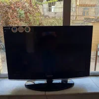 تلوزیونی اینج|تلویزیون و پروژکتور|پیر بکران, |دیوار