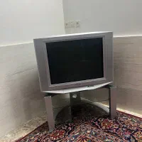 تلویزیون و میز