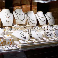 طلادار نفروش/با طلا مشکل مالی حل کن