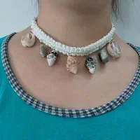 گردنبند وگوشواره صدفی