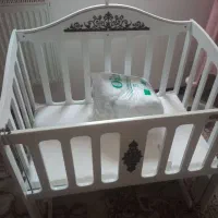 تخت کنار مادر متحرک