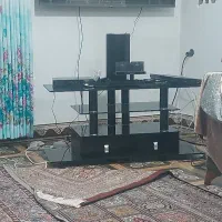 دستگاه سیدی و میز تلویزیون