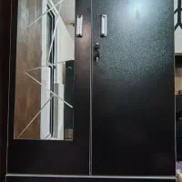 کمد لباس ، میز ارایش، میز تلویزیون در حد نو