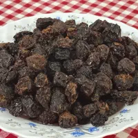 آلوچه خشک و زردآلو خشک