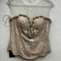 لباس|لباس|لاهیجان, انقلاب|دیوار