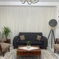 مبل هفت نفره و میز عسلی و ساعت