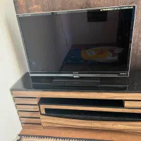 میز و تلویزیون