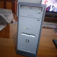 کیس کامپیوتر قدیمی