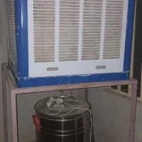 کولر ابی در حد نو ۵۵۰۰ با چهار پایه اهنی