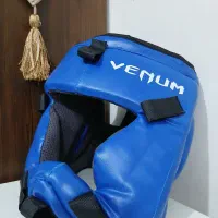 کلاه و دستکش ورزشی