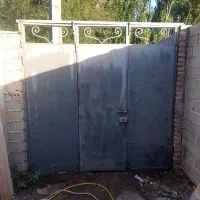 در فلزی ماشین رو