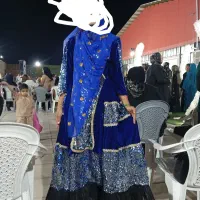 لباس|لباس|لالی, |دیوار