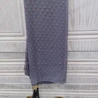 چند عدد شال و روسری