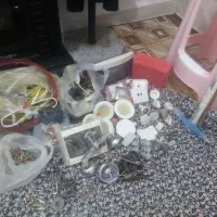 مقداری لوازم برقی