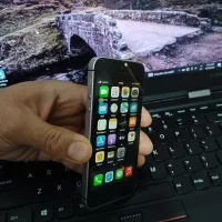 ایفون se 64g درحد