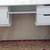 میز تحریر/لپتاپ