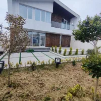 ویلااستخردار۳۰۰متری۳خوابه بامتریال روز ومدارک کامل