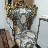 دو عدد میزبان سلطنتی چوب