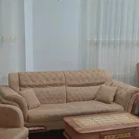 یک مبل سه نفره بسیار تمیز|مبلمان خانگی و میز عسلی|اهواز, فاز ۲ پادادشهر|دیوار