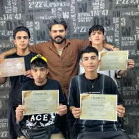 آموزش صفرتاصد آرایشگری در کامیاران