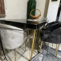 میز ناهار خوری ،تخت خواب و میز ارایش و تاب اشکی