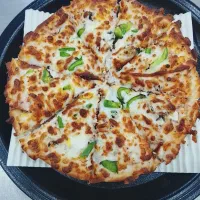 یک نیروی خانوم ویک فرکارماهر جهت همکاری در فست فود