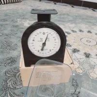 ترازو اشپزخونه نو نو استفاده نشده کارتن داره