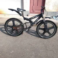 دوچرخه|دوچرخه، اسکیت، اسکوتر|شفت, |دیوار