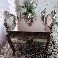 میز نهار خوری ۶نفره با  ۴تا صندلی