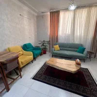 مبل و میز جلو مبلی از چوب گردو و رزین شده