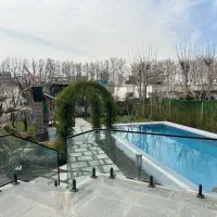 ۹۰۰ متر زمین ۷۵۰ متر ویلا تریپلکس سند تک برگ