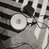 یک عدد وسیله دکوری چراغ دار