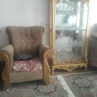 یک دست مبل هفت نفره با یک بوفه