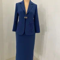 تعدادی کت ودامن و کت شلوار و مانتو و لباس مجلسی نو