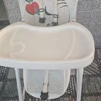 صندلی غذاخوری کودک با قابلیت تنظیم ارتفاع درحد نو