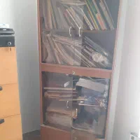 کتابخانه ایستاده