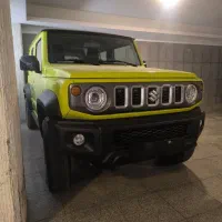 سوزوکی جیمنی ۵ در صفر کیلومتر زرد