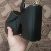 صندل|کیف، کفش، کمربند|فیروزآباد (فارس), |دیوار