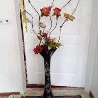 گلدان با گل