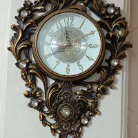 ساعت دیواری کاملاً سالم