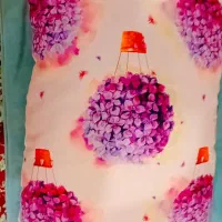 بالش نو استفاده نشده