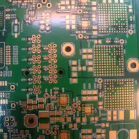 مونتاژ کار قطعات الکترونیک