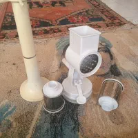 خرد کن دستی وپایه روی کابینتی