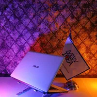 لپتاپ ایسوس سفید