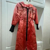 کاپشن چرم قرمز و پالتو مشکی